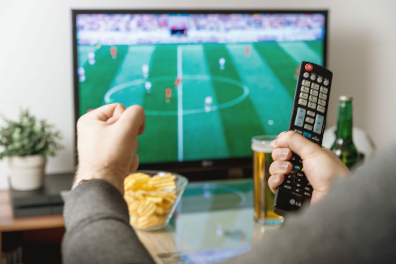 gledanje utakmice na tvu - gledanje televizora 