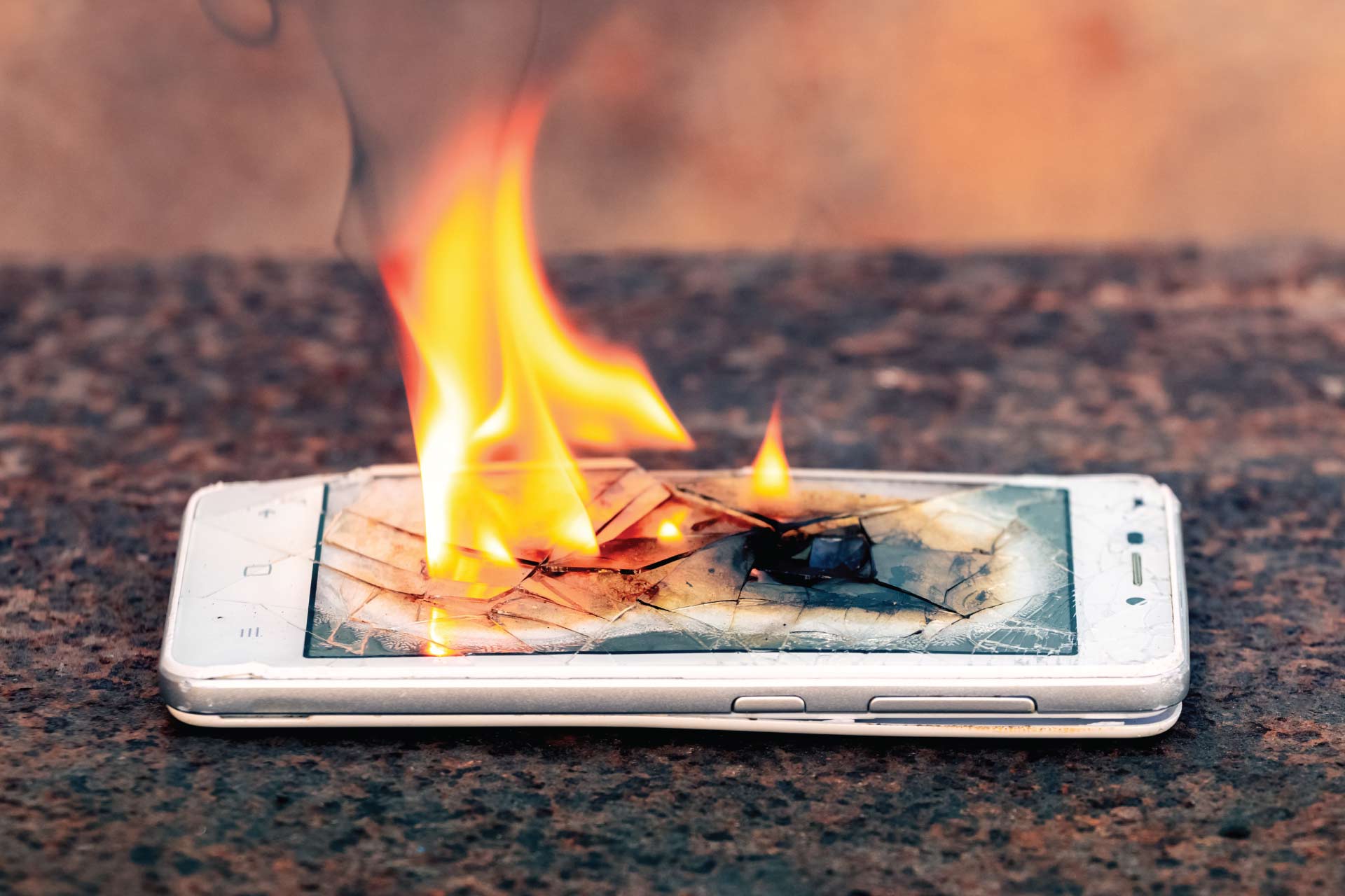 pregrevanje telefona - telefon koji gori